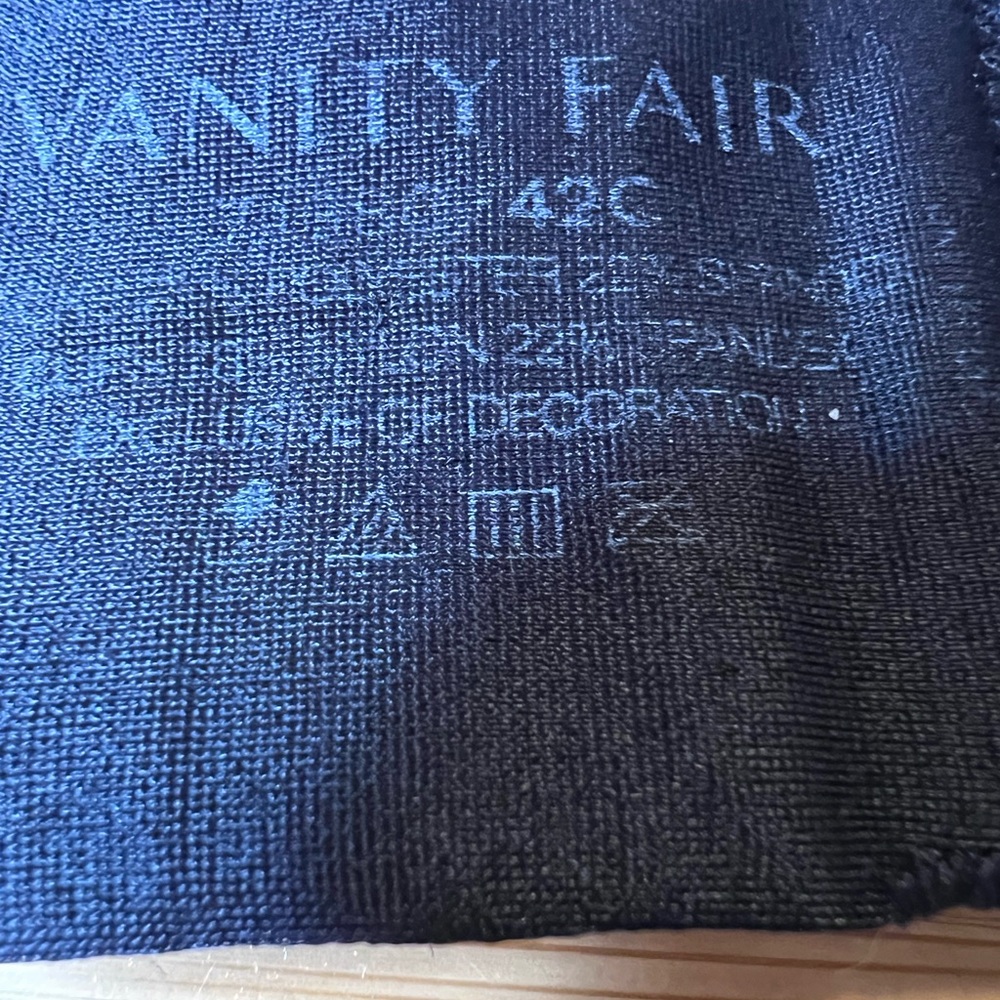 Vanity Fair Side Smoothing Bra 42C Satin Wireless Molded Cup Adjustable 71380 - Picture 3 of 3